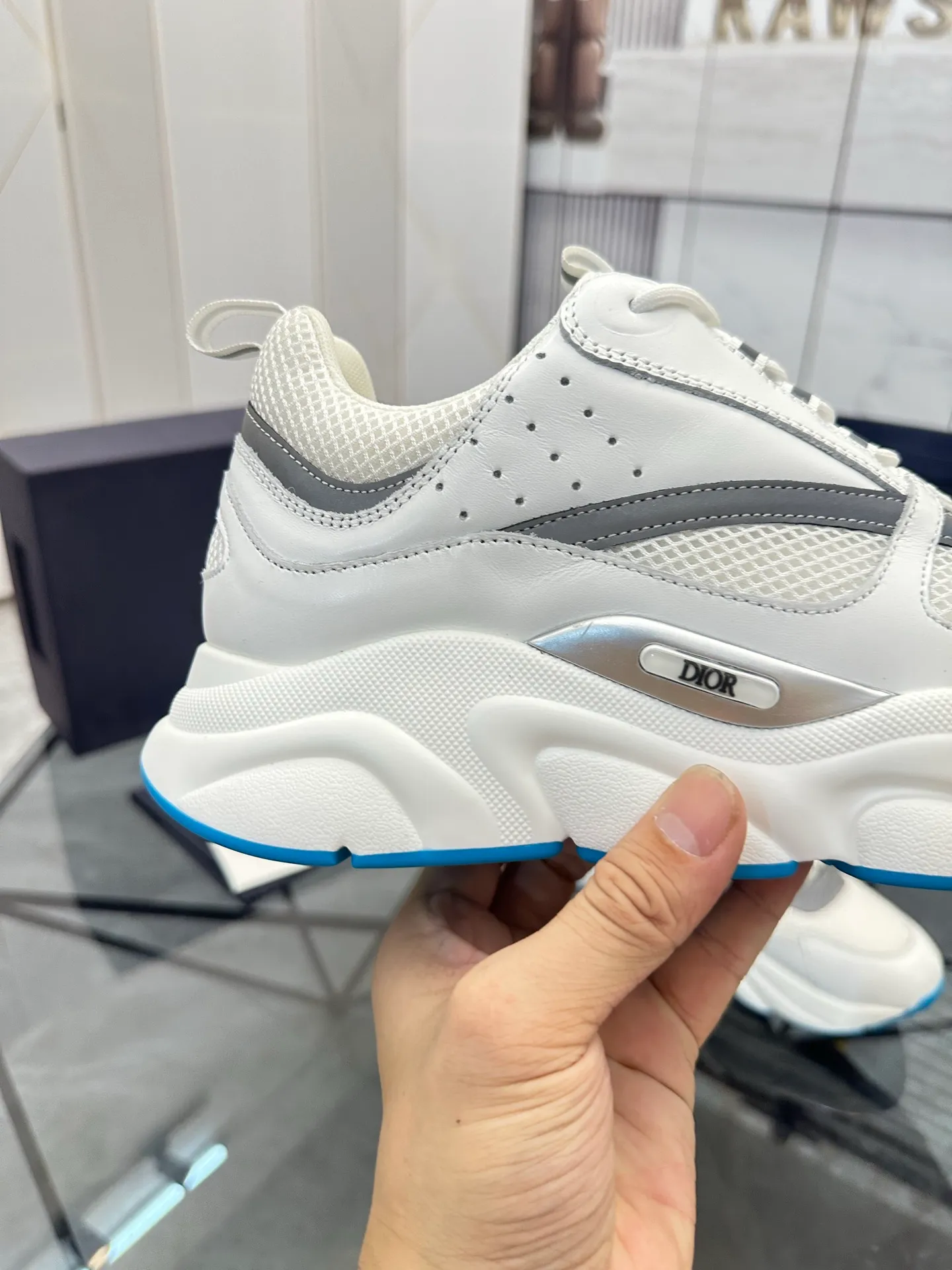Men's shoes: 💰P460¥ Ready in Guangzhou, fully packaged Product trademark: Dior* "Dior*" low-top casual shoes Regular size: 38-46 (can be customized to 47) B22 Product materials: imported cowhide leather upper spliced ​​with original fabric, breathable lining, original outsole. Number: 920